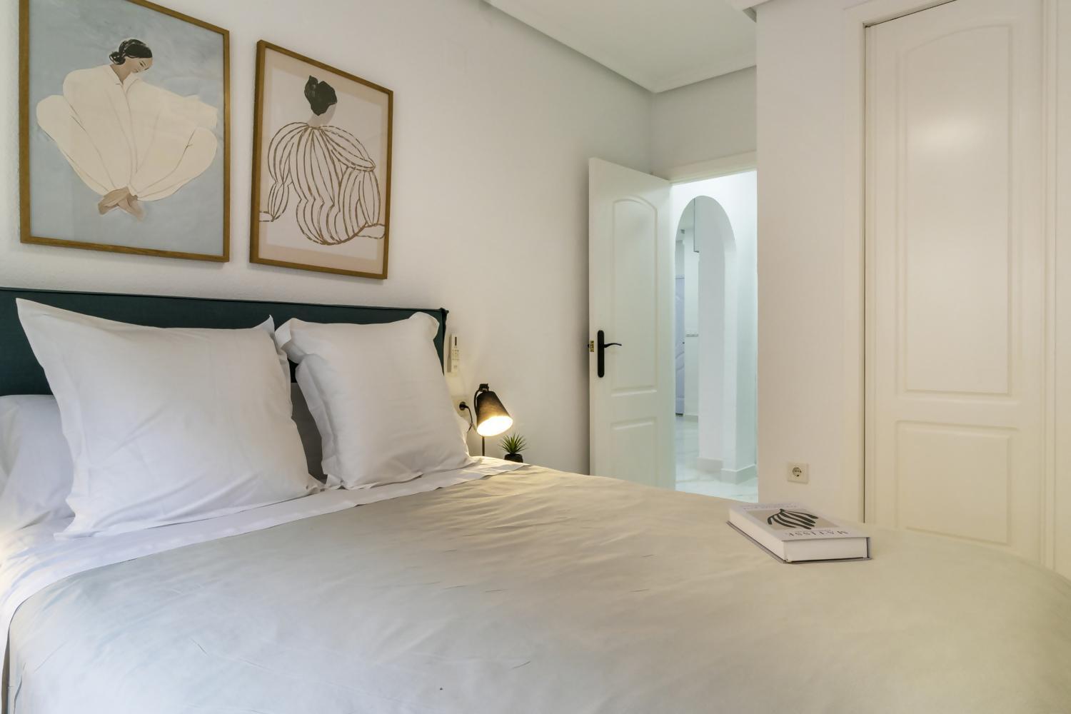 Apartamento Pink Azure Torrevieja Exteriör bild